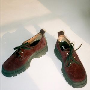 Nicole Saldana Jesse Sneakers
- Burgundy Suede